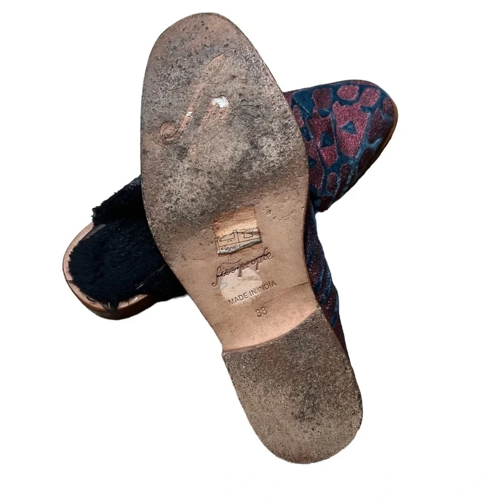 FREE PEOPLE Butterfly Effect Mules Faux Fur Lined in Pink/Blue Size 38 (7.5)